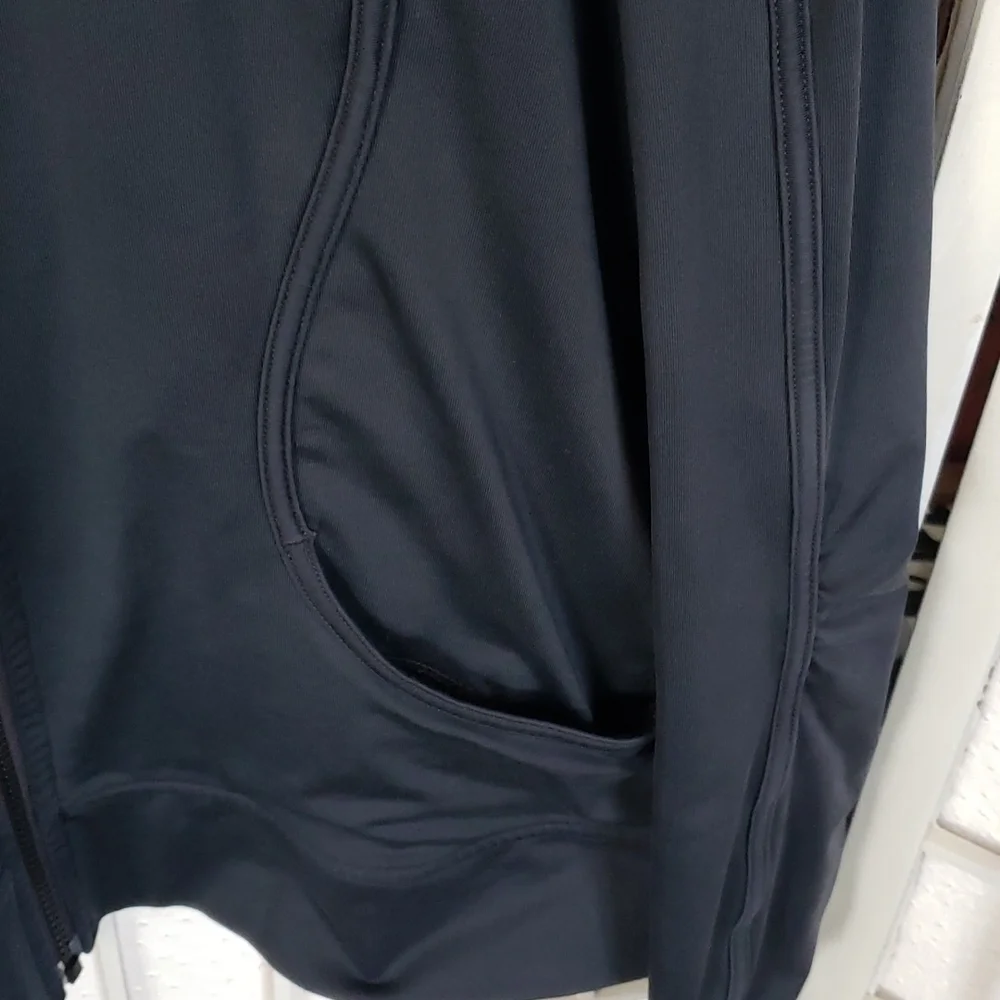 lululemon athletica very good